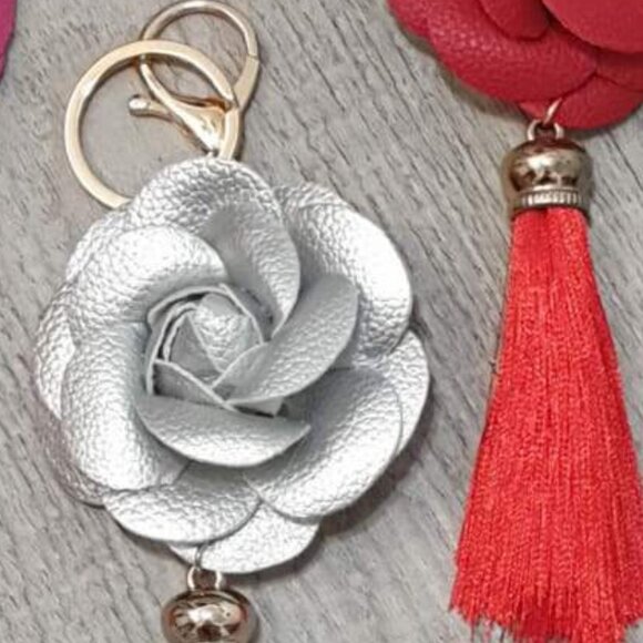 Camellia Flower Faux Leather Tassel Key Chain Keyring Handbag Charm Accessory - Picture 3 of 3